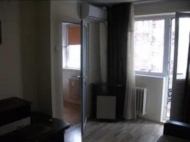 Apartament cu 1 camera - zona Podu Ros - Tutora — fotografia 3