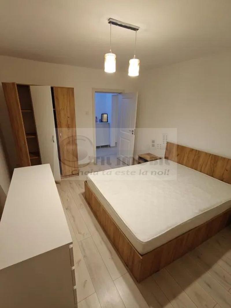Apartament cu 3 camere- Podu Ros — fotografia 1