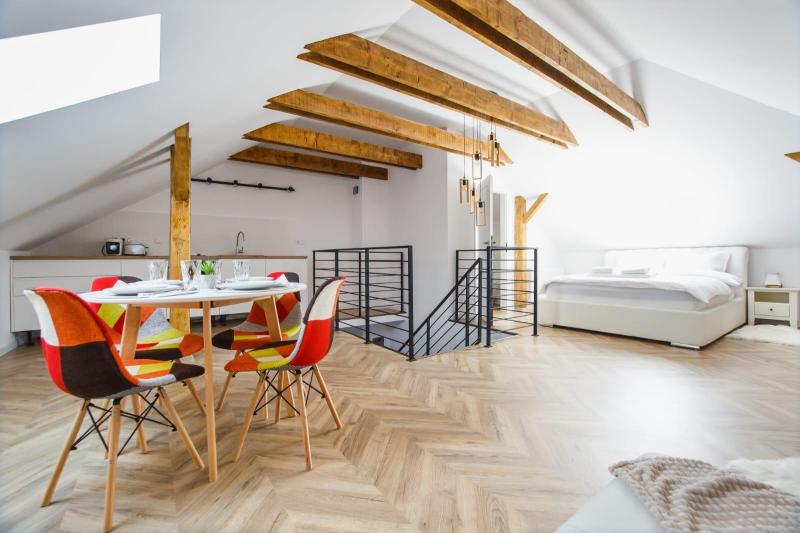 Apartament de inchiriat in Oradea, tip studio, loc de parcare, zona str. Facliei — fotografia 1